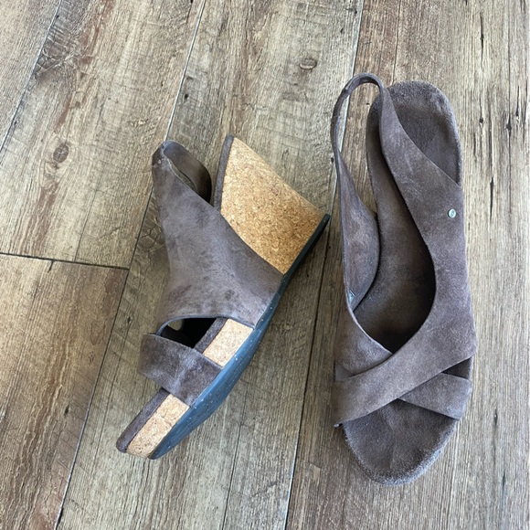 Ugg Australia Hazel brown suede cork wedge sandals size 8 - Picture 2 of 12